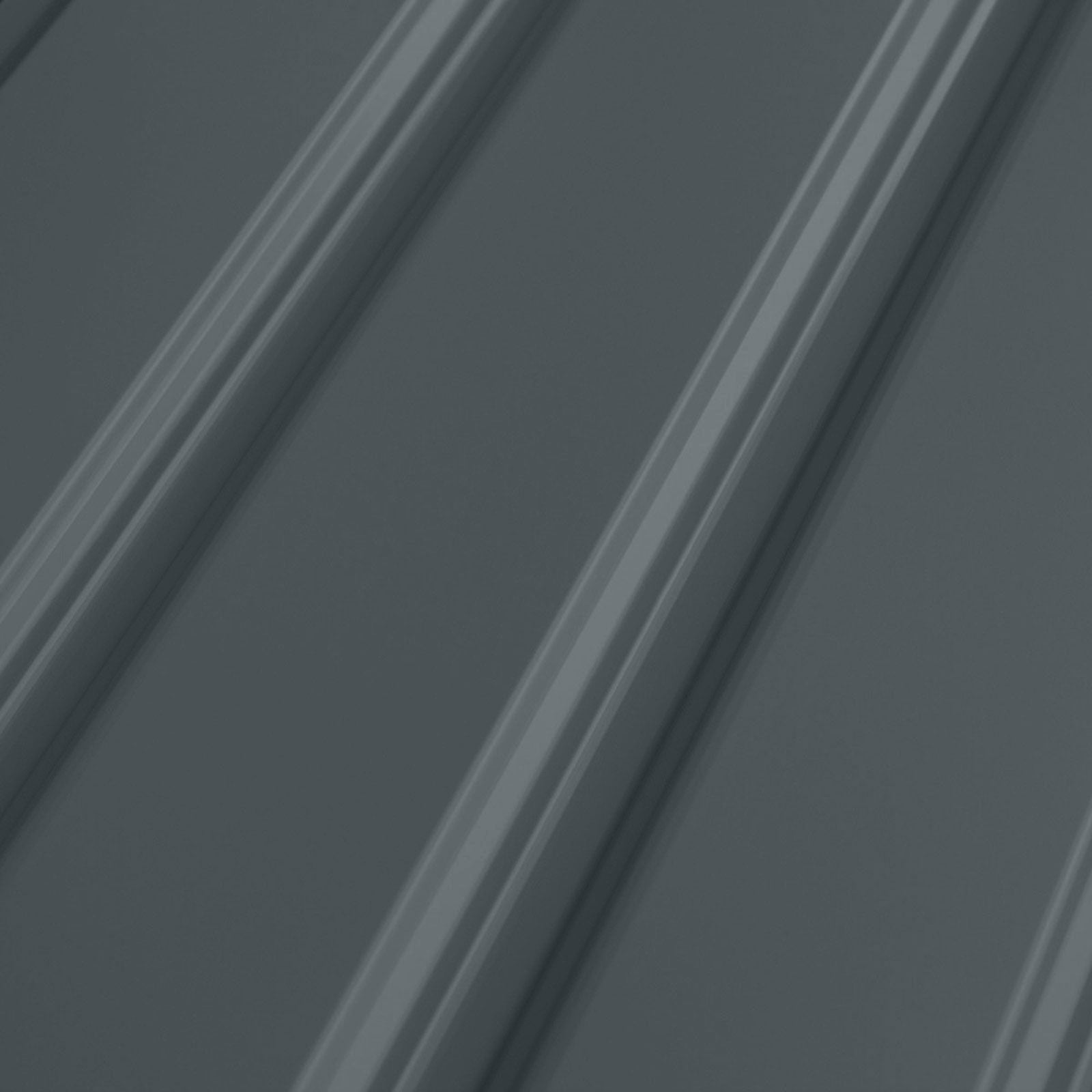 Nahaufnahme von diagonalen, anthrazitfarbenen Paneelen mit erhabenen Kanten